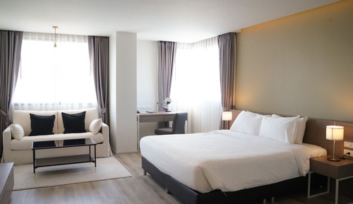 Corner Suites