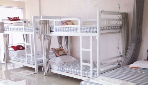Mixed Dormitory with Shared Bathroom