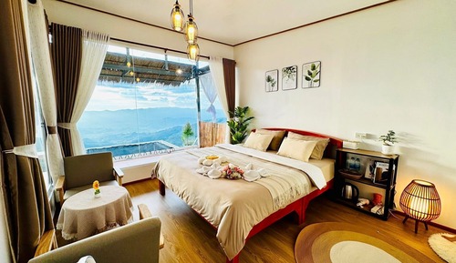Junior Room, Hill View