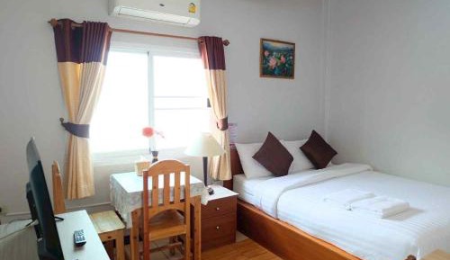 Deluxe Queen Room