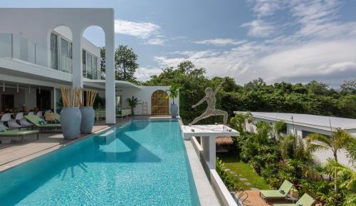 Eight-Bedroom House