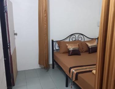 Single Bed in Mixed Dormitory Room