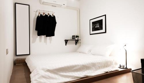 Standard Double Room with Shared Bathroom