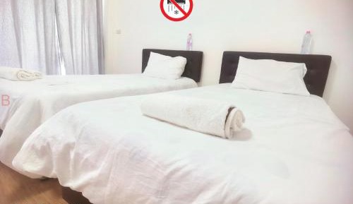 Twin Room with Shared Toilet