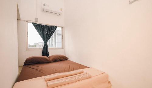Standard Double Room with Shared Bathroom