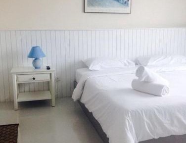 Studio King bed