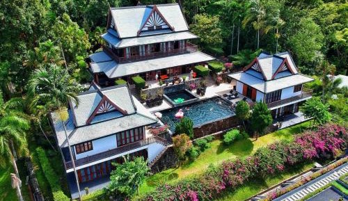 Seven-Bedroom House