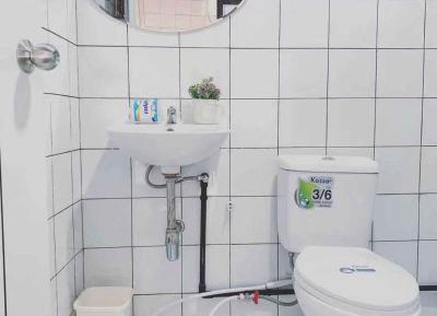 Single Room with Shared Bathroom
