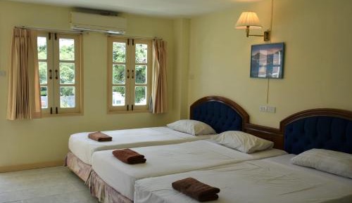 Economy Triple Room