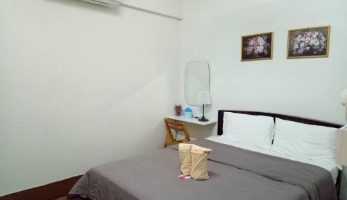 Standard Queen Room