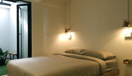 Deluxe Double Room with Private Bathroom