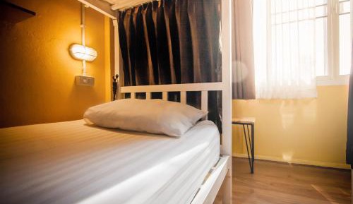 Bunk Bed in Mixed Dormitory Room