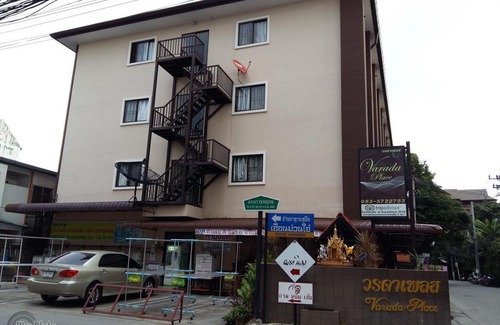 Chang Phueak Hotel | Varada Place