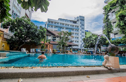 Central Pattaya Hotel | Sutus Court 5