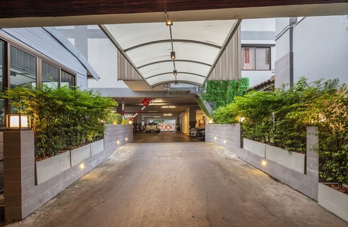 Bang Khae Nuea Hotel | Penyos Service Apartment