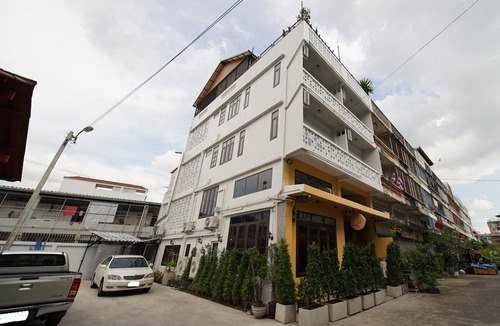 Bangkok Noi Hotel | Na Vayla PaPlern
