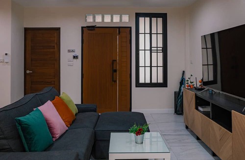 Bangkok Central Business District House | MODERN - 6Beds, CITY CENTER, Phrom Phong BTS, Emquartier, Terminal 21