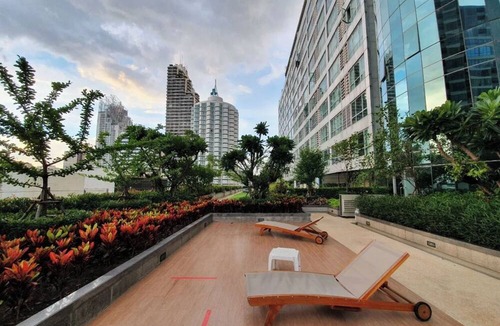 Nana Apartment | 1BR Prime 250m to BTS Nana Pool, Gym, Fast WiFi